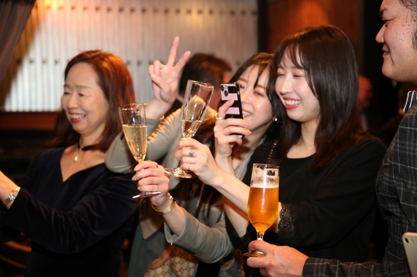 カジュアルな結婚パーティーのプロデュース