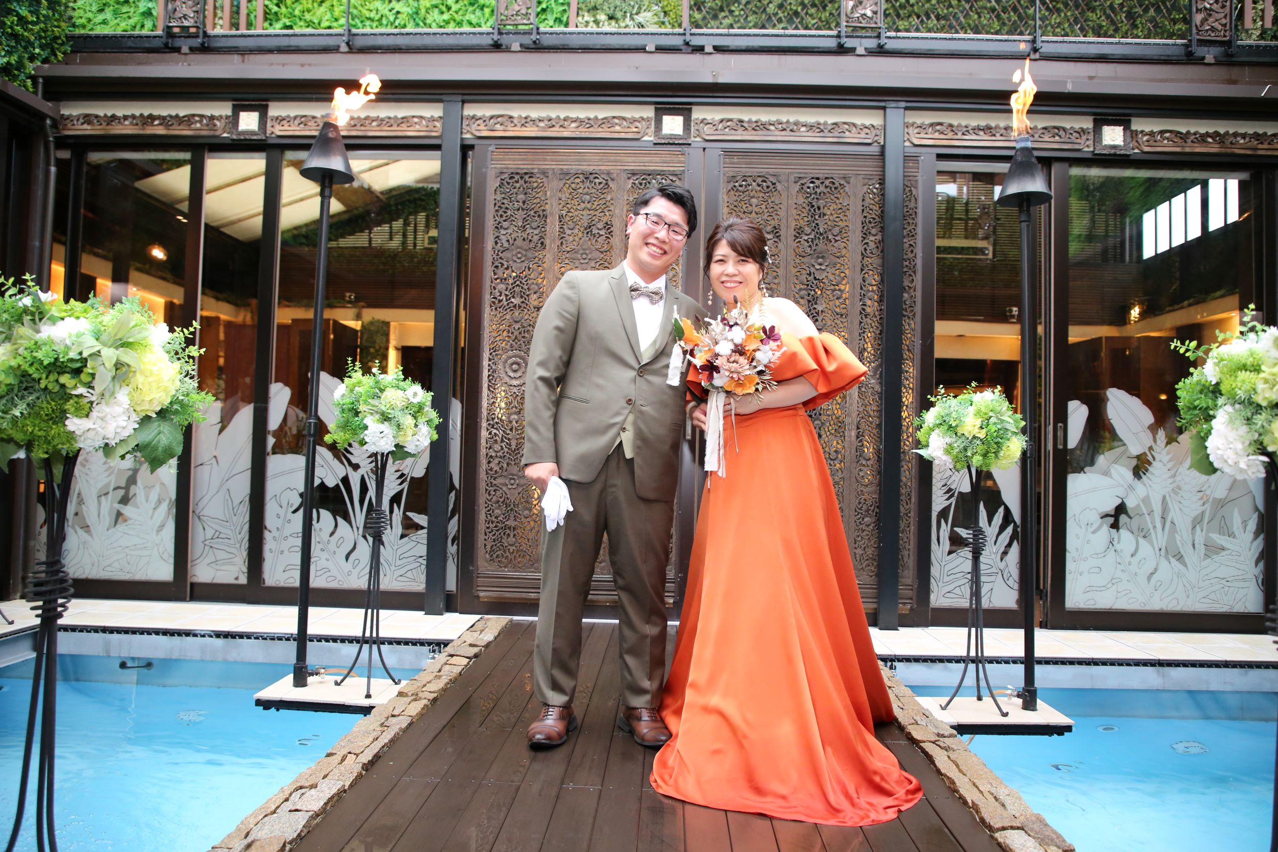 友人を招いてカジュアルな結婚パーティー